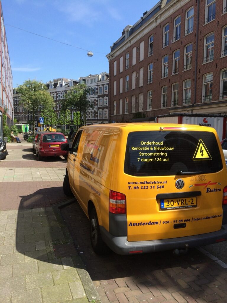 Bus van betrouwbare elektricien Amsterdam .